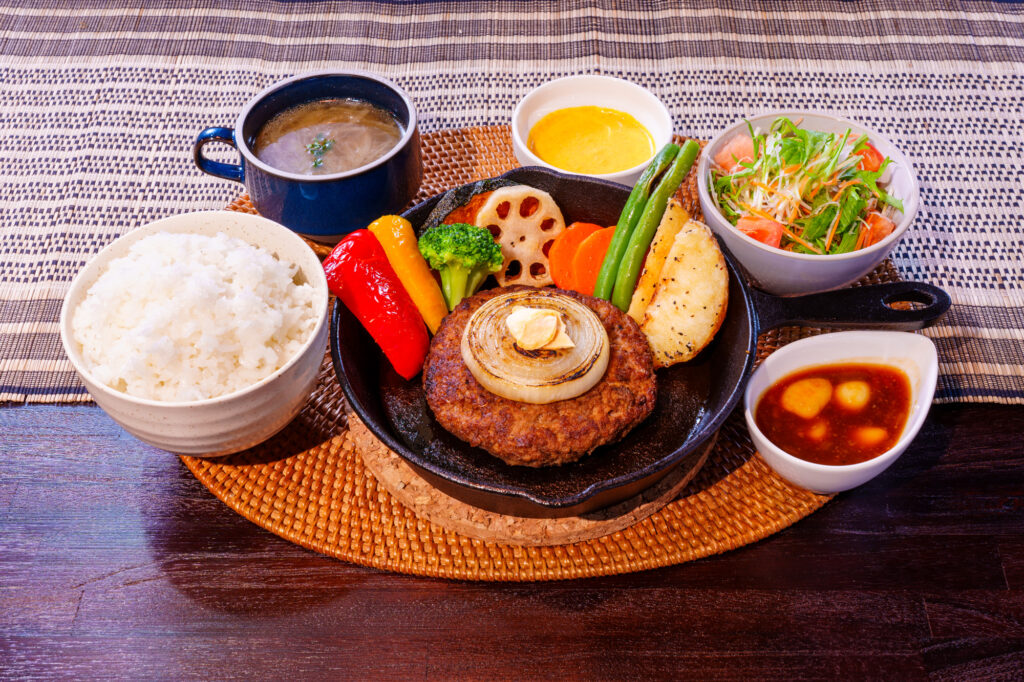 国産牛・国産豚を使用したハンバーグ